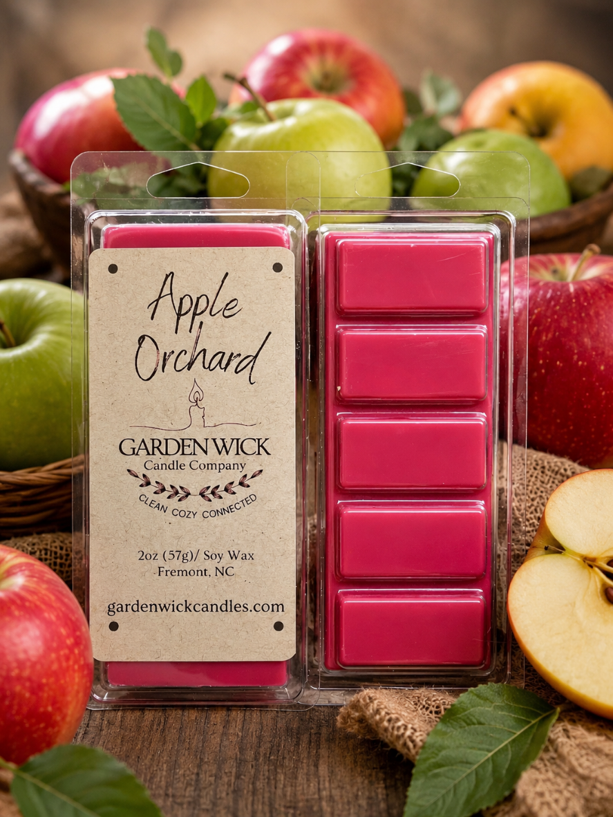 Garden Wick Apple Orchard soy wax melt bar with a true ripe apple fragrance featuring bright fruit notes and a touch of spice. Notes of orange peel, nutmeg, apple, clove, and vanilla create a fresh orchard scent that’s perfect year-round, especially during apple-picking season.