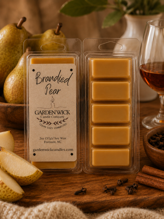 Garden Wick Brandy Pear soy wax melt bar with notes of ripe pear, apple cider, cinnamon, clove, sugar, and cask-aged brandy for a warm, cozy fall home fragrance.