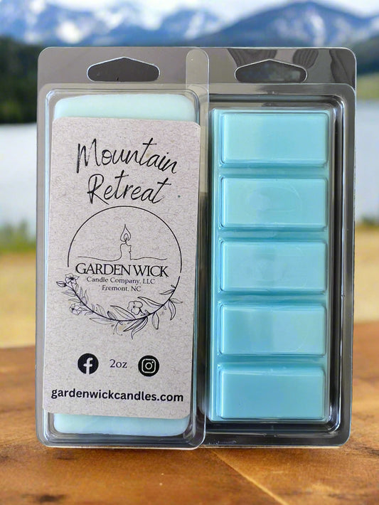 mountain Retreat hand-poured wax melt with fresh pine, cedar, apple, balsam, and earthy fragrance from Garden Wick